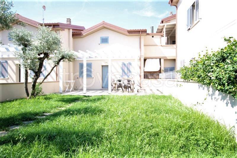Villa a Schiera in vendita a San Vincenzo strada di San Bartolo, 12