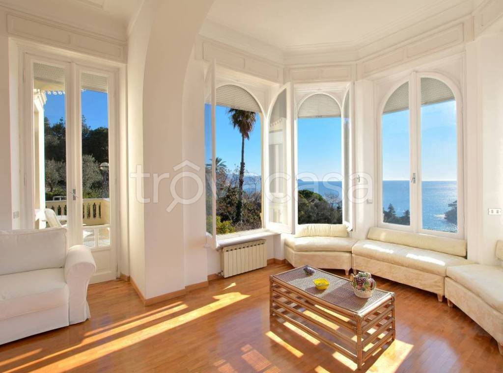 Appartamento in vendita a Rapallo via Aurelia Ponente, 62A