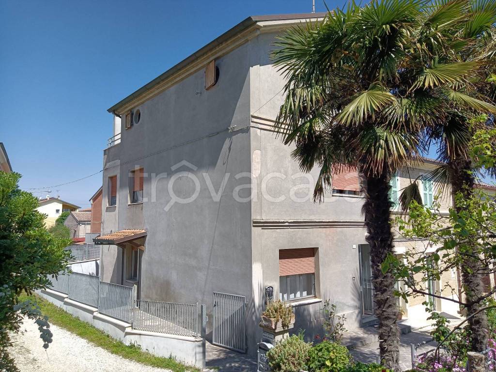 Casa Indipendente in in vendita da privato a Fano via Sarnano