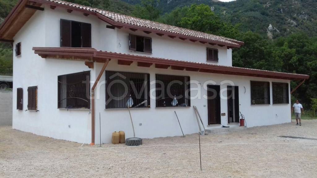 Villa Bifamiliare in in vendita da privato a Senerchia contrada Bosco