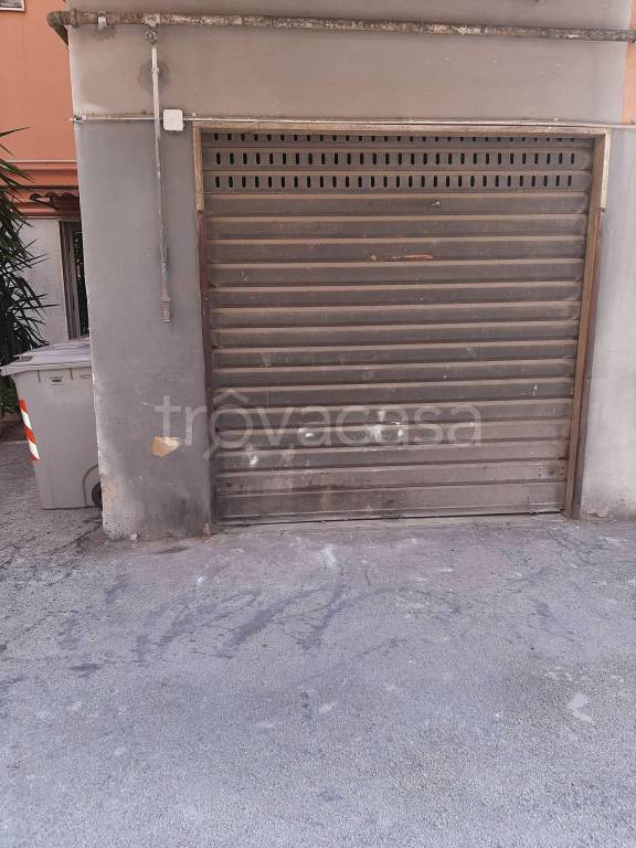 Garage in vendita a Napoli via Bernardo Cavallino, 61