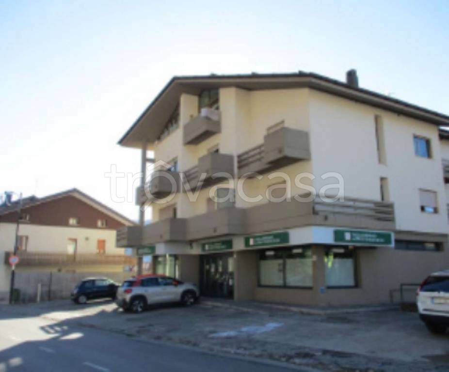 Filiale Bancaria in vendita a Villa Santina via Cesare Battisti 25
