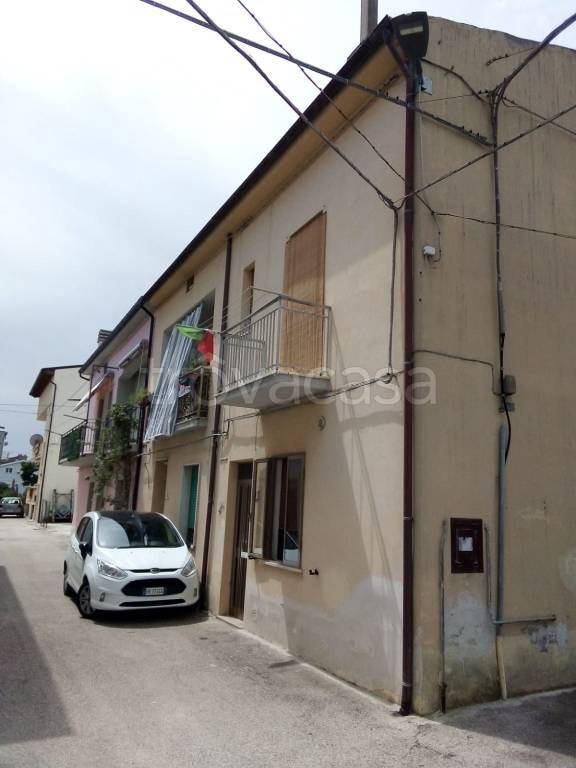 Casa Indipendente in vendita a Petacciato via Genova