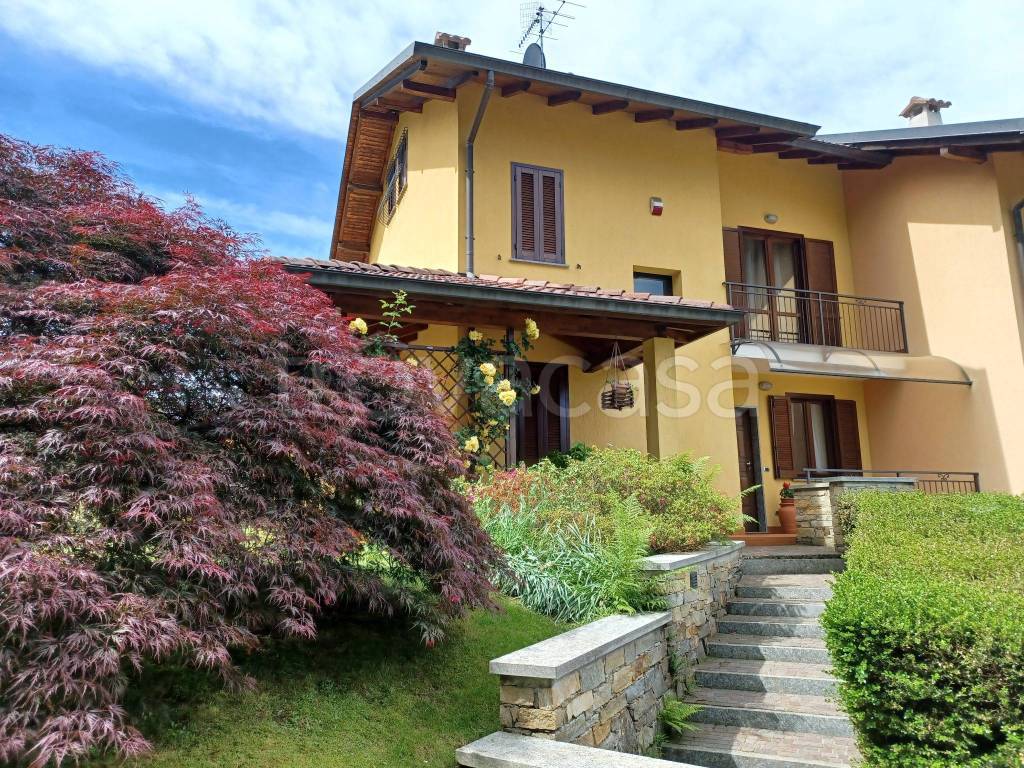 Villa a Schiera in vendita a Omegna via Fratelli Lilla, 1