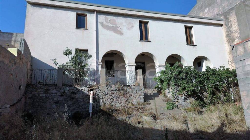Casa Indipendente in vendita a Sardara via Eleonora d'Arborea, 18