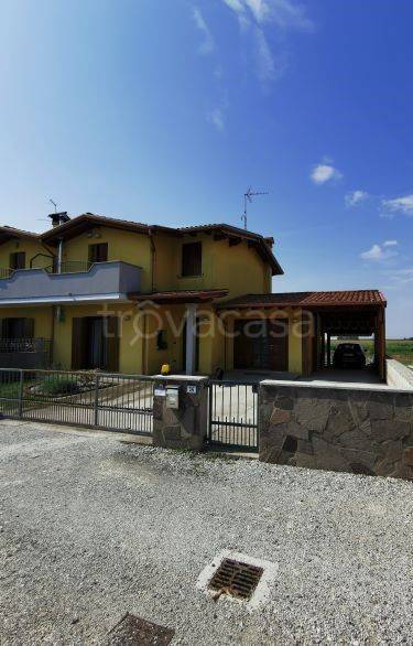 Villa Bifamiliare in in vendita da privato a San Giorgio di Nogaro via Toppo Wassermann