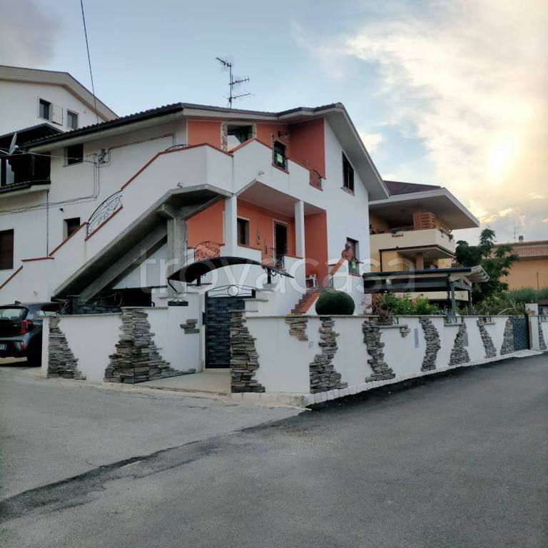 Villa Bifamiliare in in vendita da privato a Scafa via Bellavista