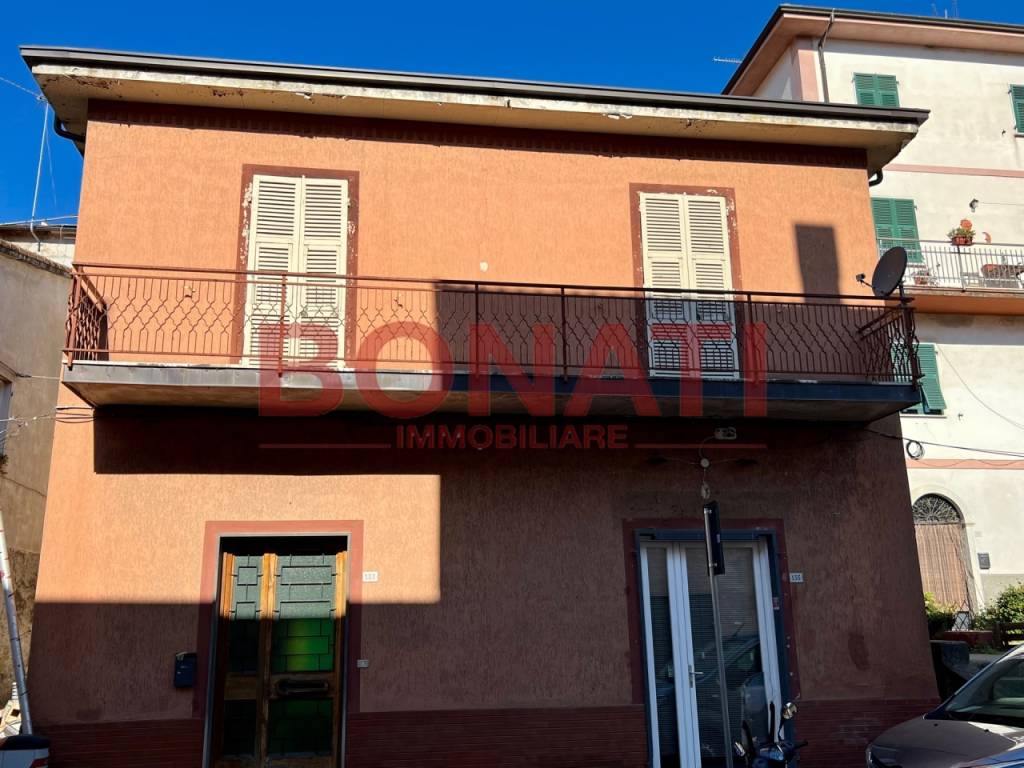 Villa Bifamiliare in vendita a Follo