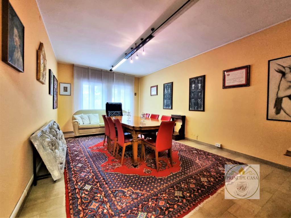 Ufficio in vendita a Este via Principe Umberto 54/b