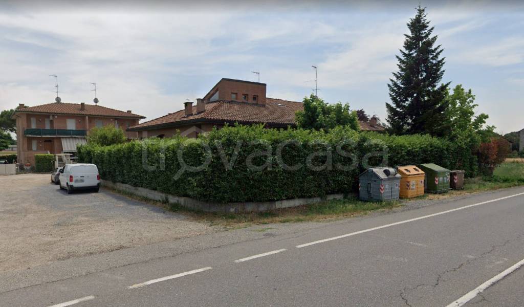 Villa Bifamiliare all'asta a Voghera via Tortona, 37M