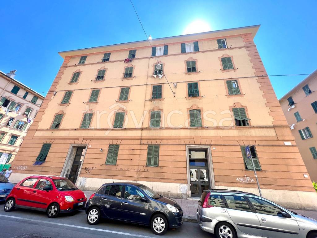 Appartamento in vendita a Genova via Piacenza, 23