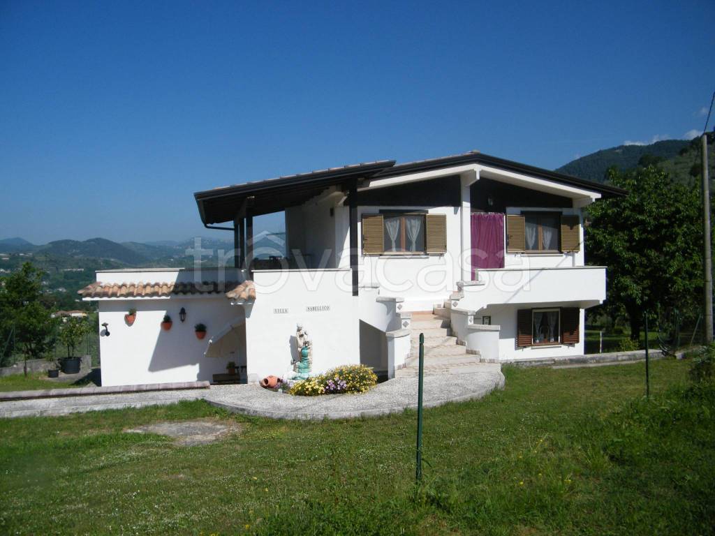 Villa in vendita ad Alatri via Intignano