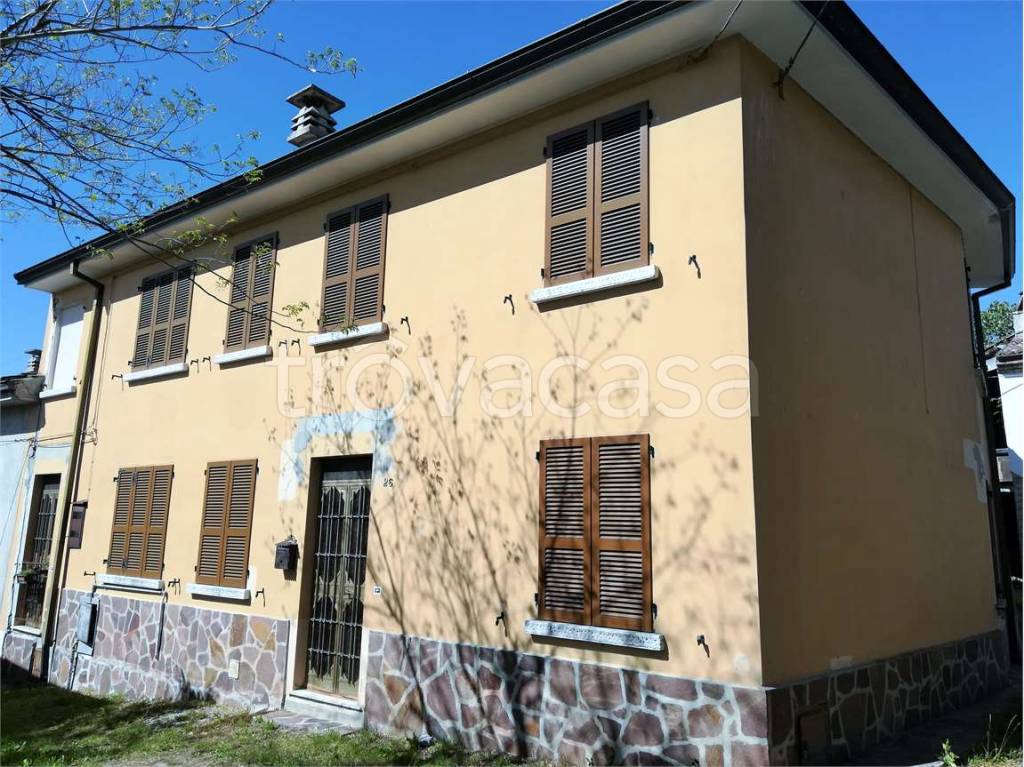 Villa a Schiera in vendita a Gropparello