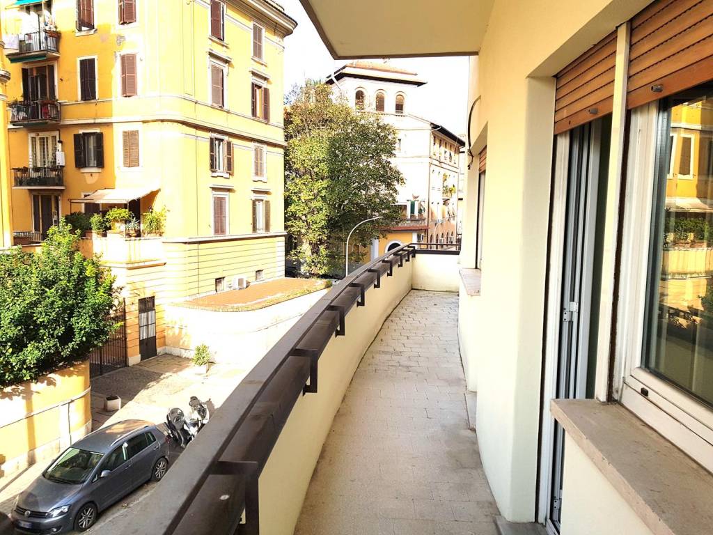 Appartamento in vendita a Roma via Degli Stradivari,14