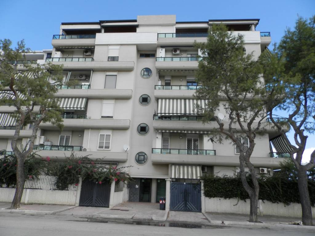 Appartamento in vendita a Trani via Paolo Borsellino, 87