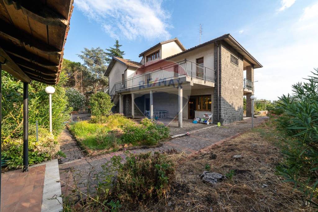 Villa in vendita a Pedara via Degli Olendri, 16/18