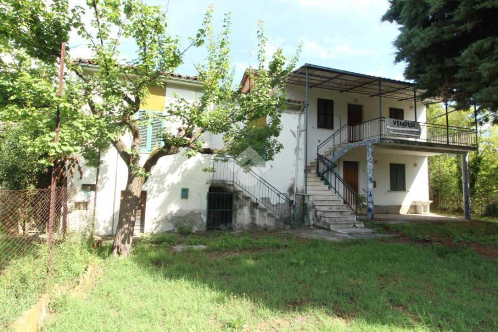 Casa Indipendente in vendita a Teramo via de Albentiis