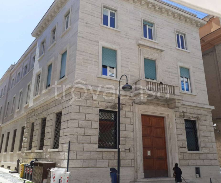 Filiale Bancaria in vendita a Civitavecchia vicolo Ranucci 3 - c.So Centocelle