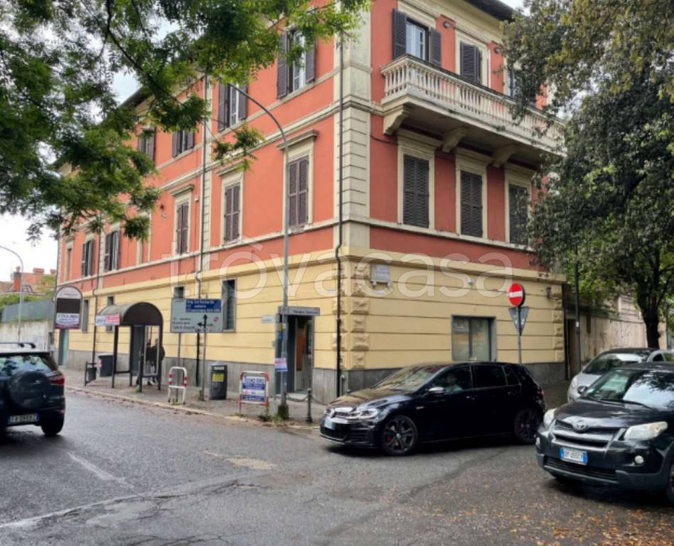 Filiale Bancaria in vendita a Monterotondo viale fausto cecconi 3