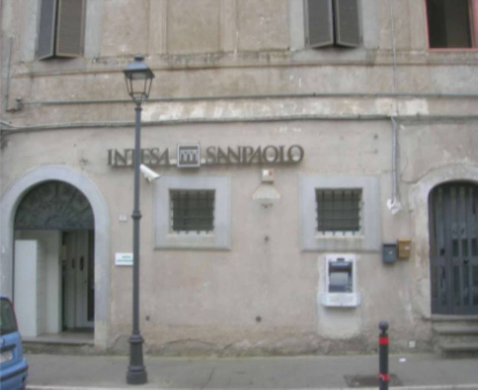Filiale Bancaria in vendita a Castel Sant'Elia via Umberto I 47