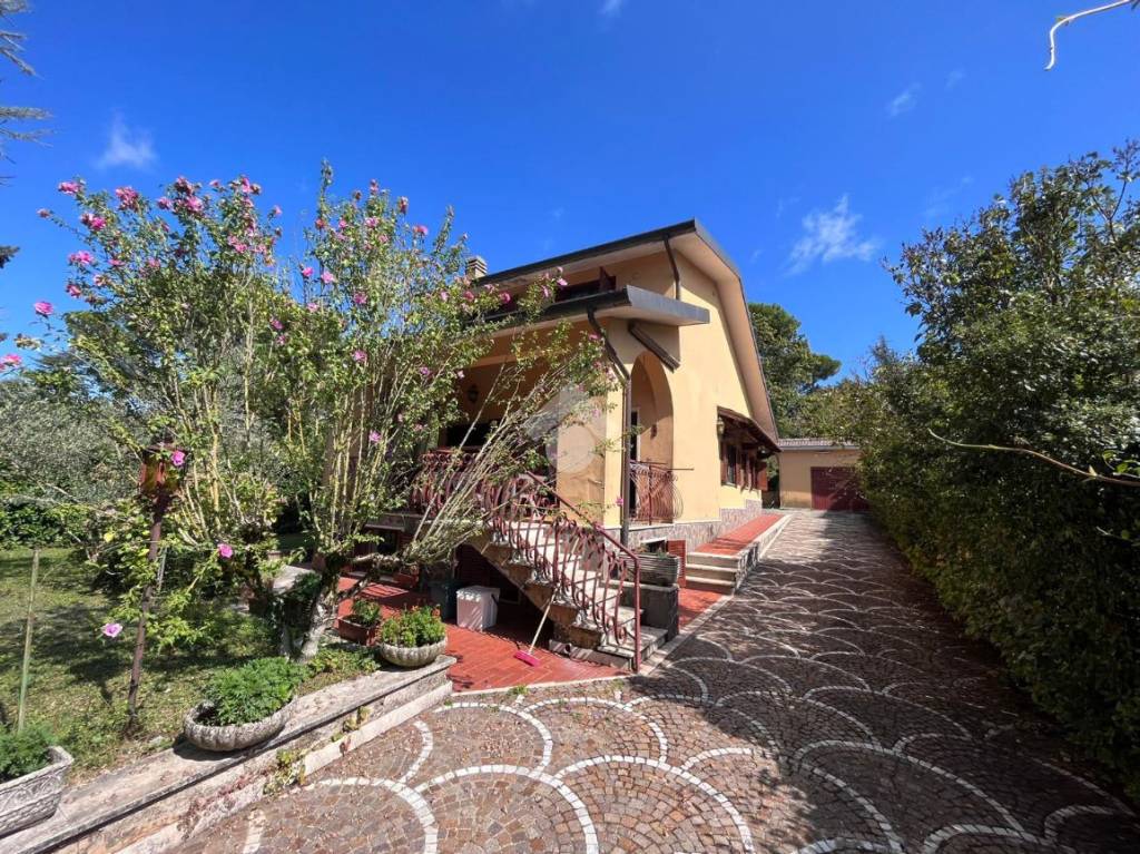 Villa in vendita a Rocca Priora via delle palme, 11