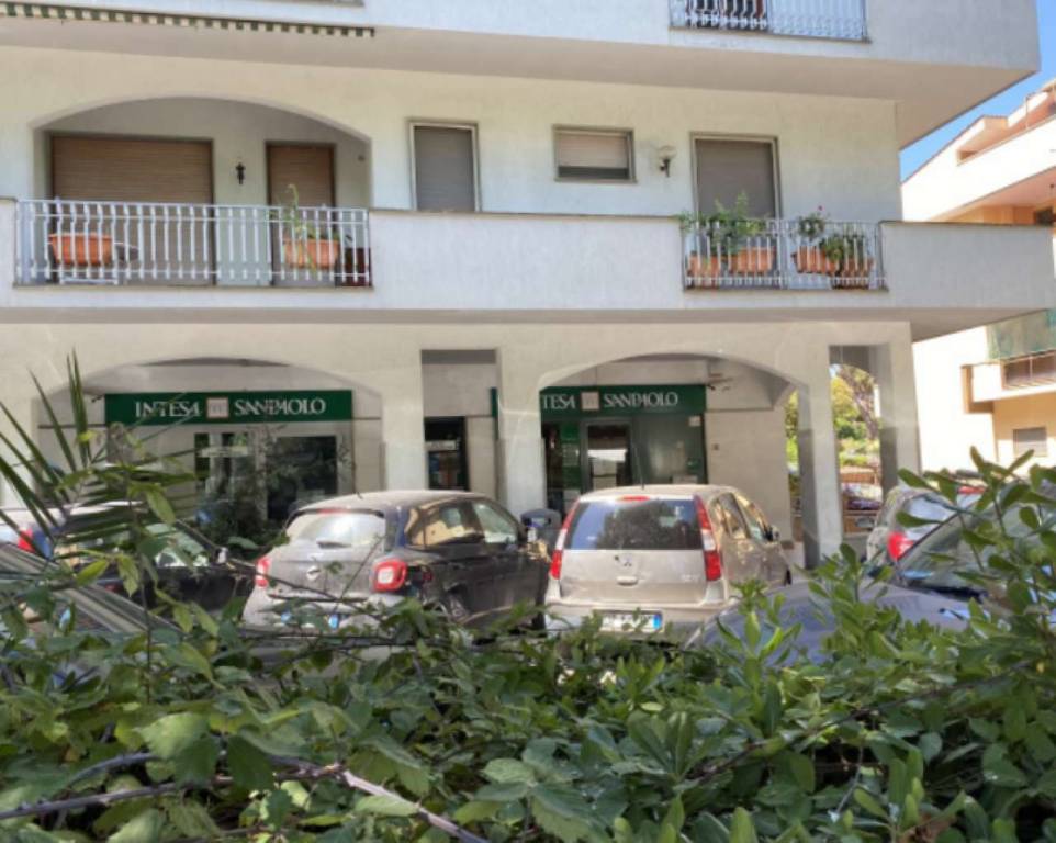 Filiale Bancaria in vendita a Santa Marinella via Giunone Lucinia 3