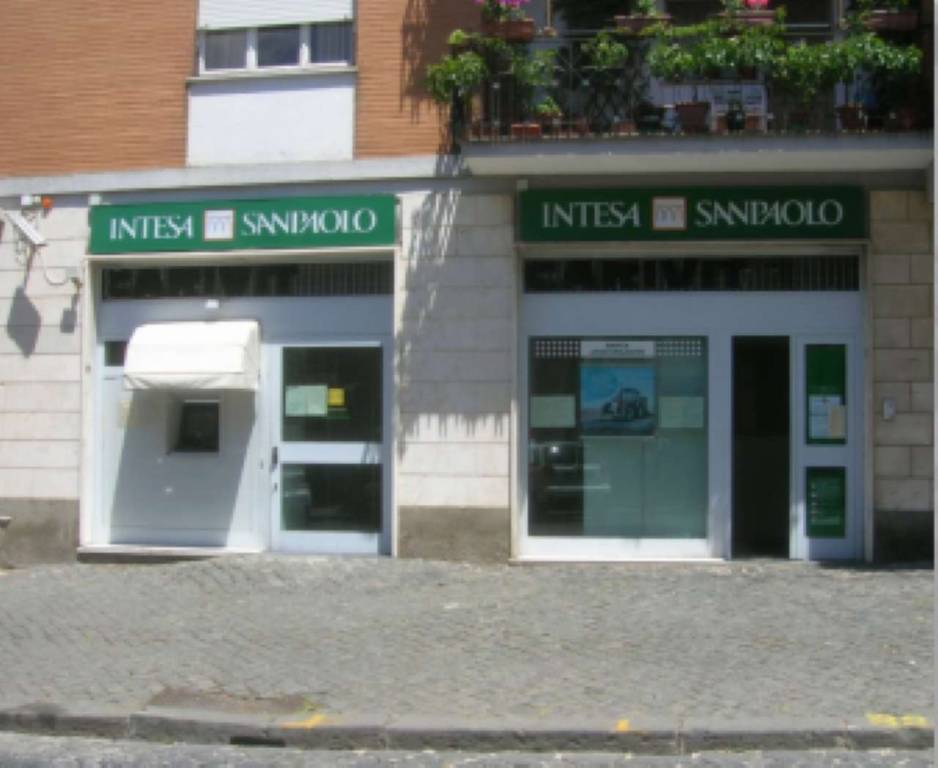 Filiale Bancaria in vendita a Vetralla via Roma 49 b/c