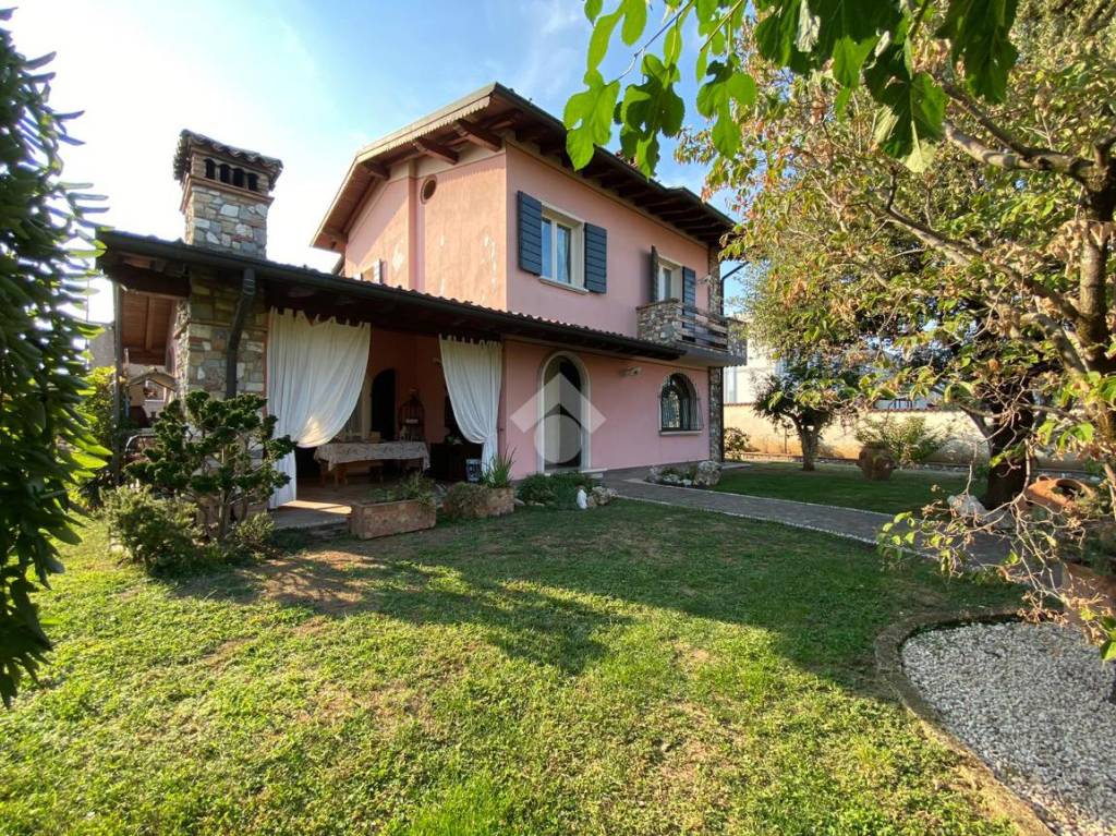 Villa in vendita a Cazzago San Martino via massimilian kolbe, 25