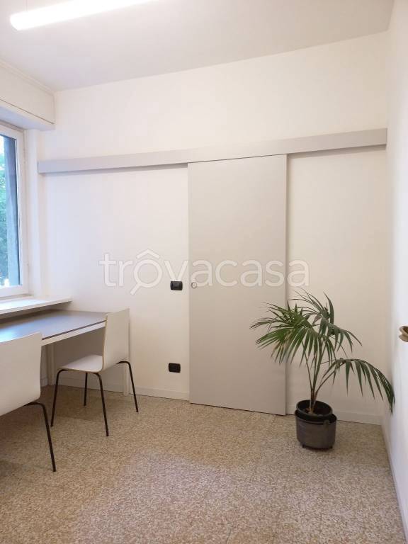 Ufficio in in affitto da privato a Milano corso Sempione, 72