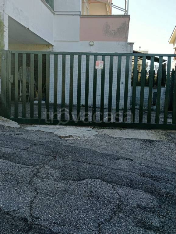 Garage in vendita a Santa Marinella via dei Fiori, 3