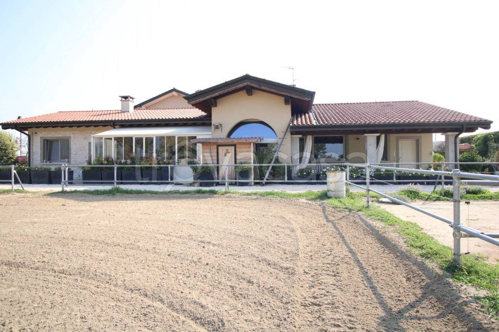 Villa in vendita a Roccafranca via Santa Marta