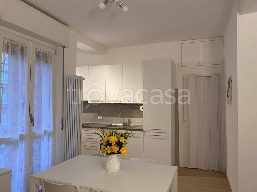 Appartamento in in affitto da privato a Milano via Legnone, 90