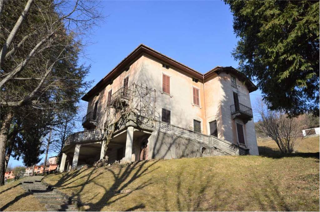Villa in vendita a San Giovanni Bianco via Piazzo, 1