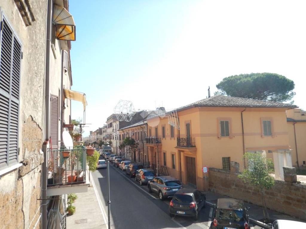 Appartamento in vendita a Castel Sant'Elia via Umberto I, 68