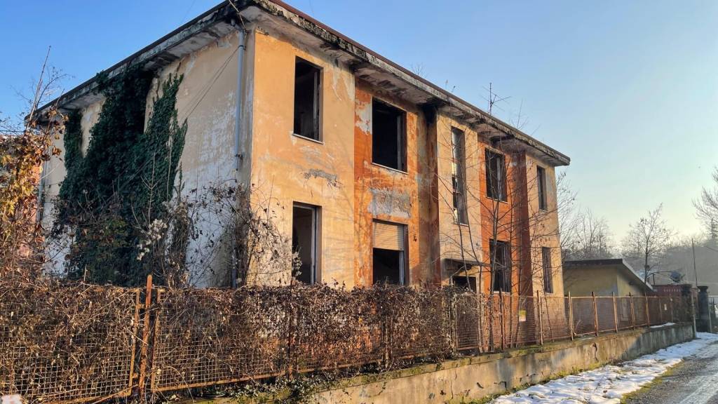 Casa Indipendente in in vendita da privato a Cassano Spinola piazza Severino Carezzano