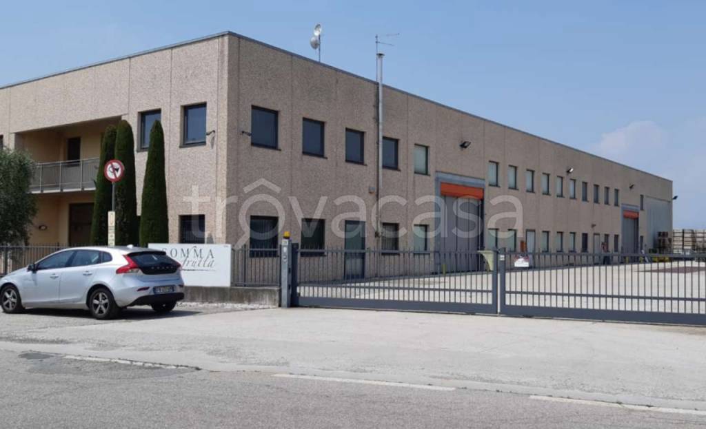 Capannone Industriale in vendita a Sommacampagna via Pantina 27