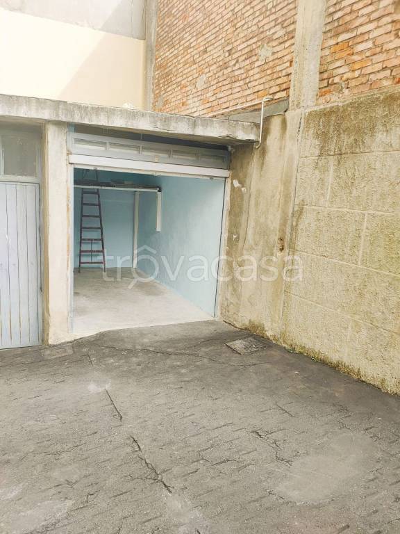 Garage in vendita a Torino via Pietro Cossa, 18