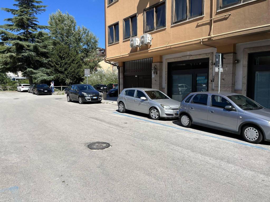 Garage in vendita ad Avellino via Luigi Fricchione