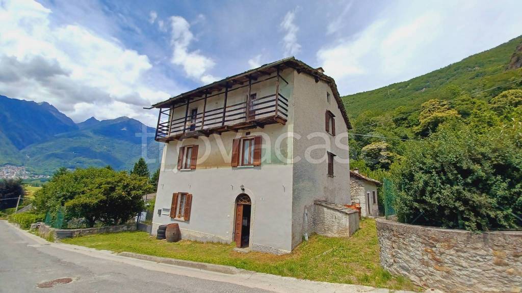 Villa in vendita a Prata Camportaccio via Macolini