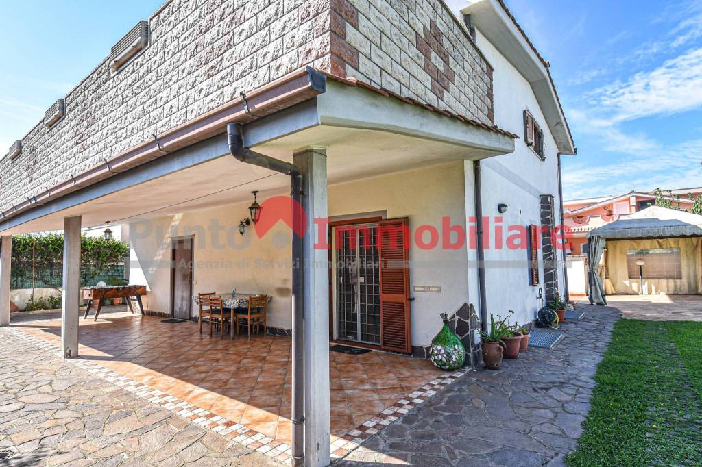 Villa in vendita a Ladispoli via Sofia