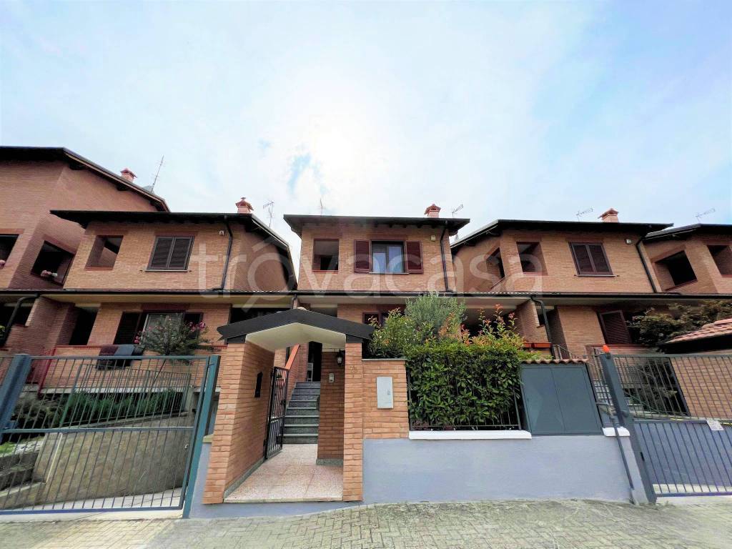 Villa a Schiera in vendita a Cura Carpignano via Giuseppe Verdi, 23