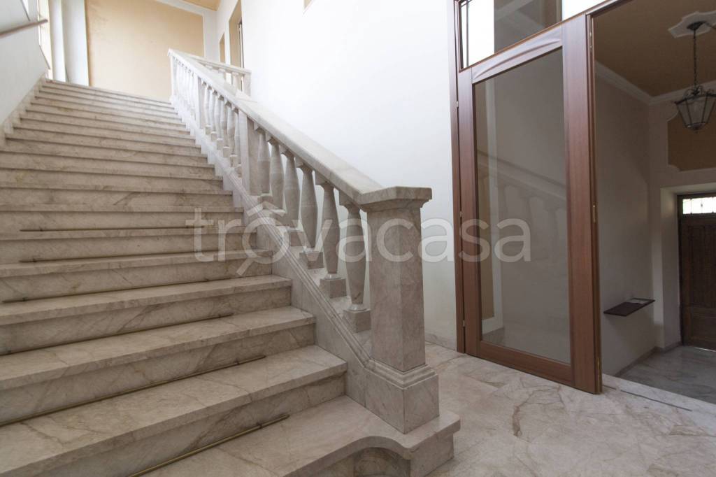 Ufficio in affitto a Cherasco via Vittorio Emanuele, 39