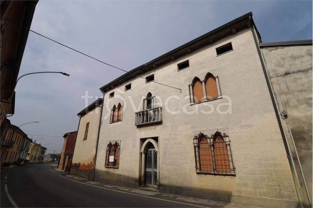 Villa a Schiera in vendita a Rivarolo del Re ed Uniti via martiri di belfiore, 98