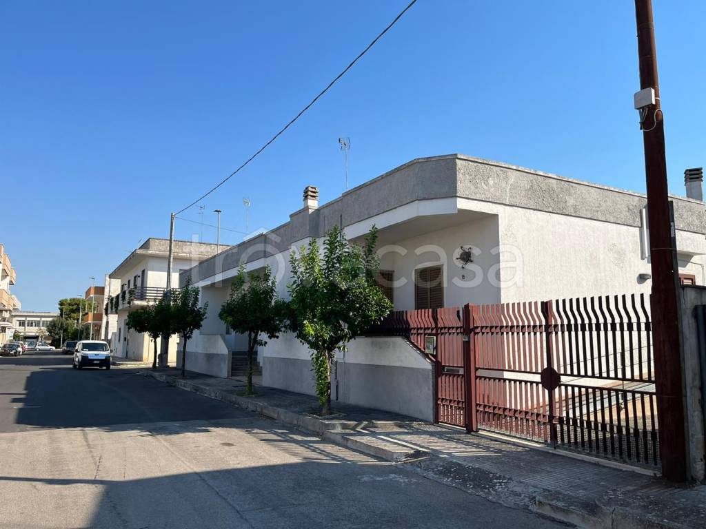 Villa in vendita a Caprarica di Lecce via Bortone, 13