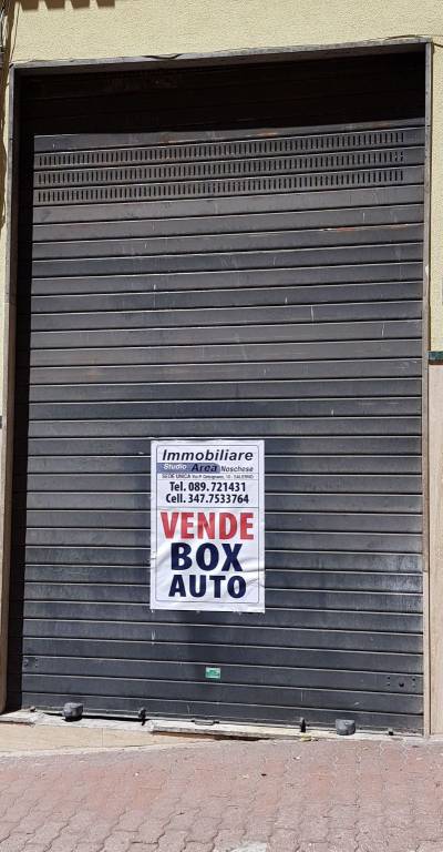 Garage in vendita a Salerno via Salvatore Calenda, 25