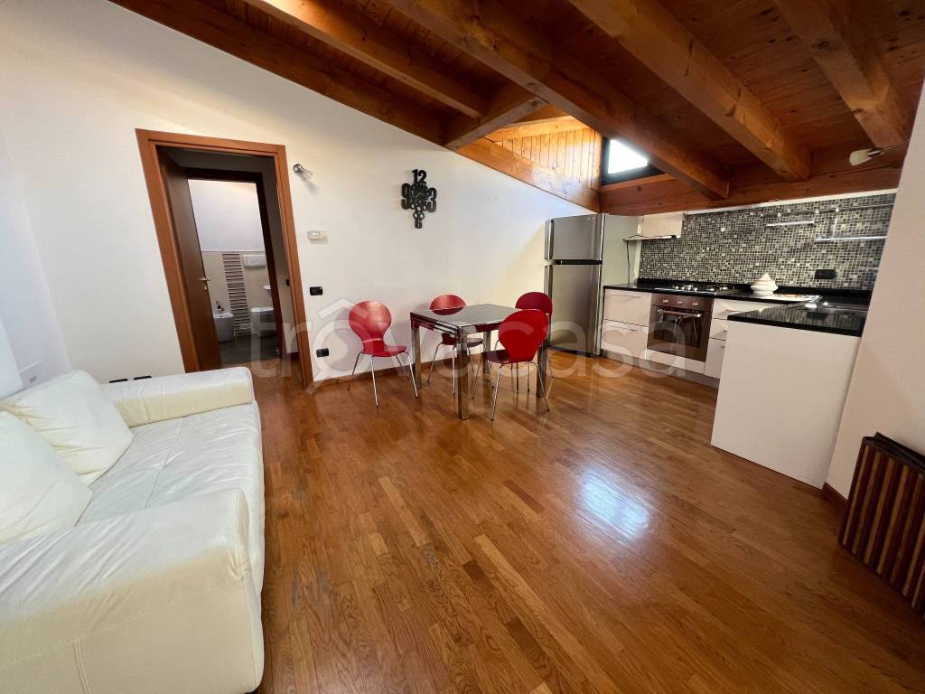 Appartamento in vendita a Zanica via Giuseppe Garibaldi