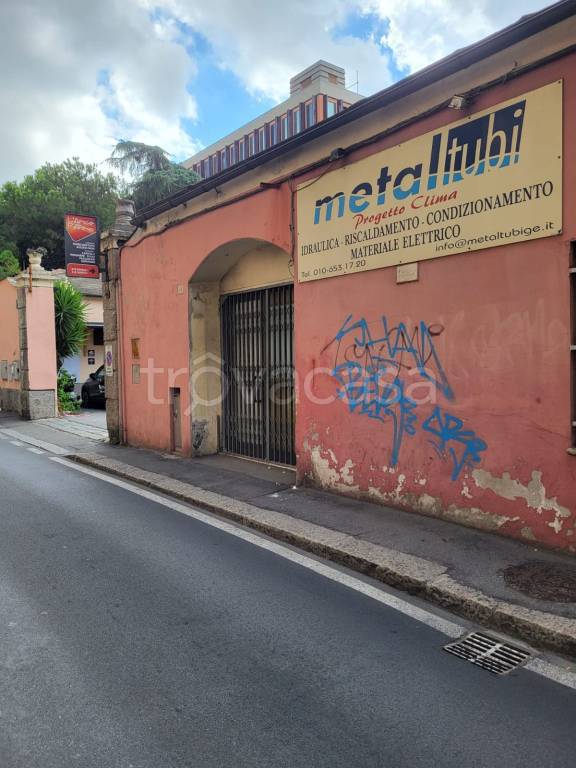 Garage in affitto a Genova via Ciro Menotti