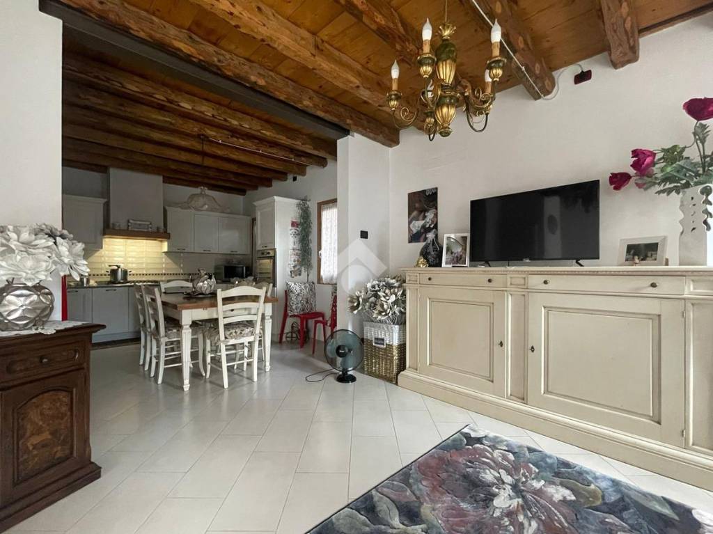 Villa Bifamiliare in vendita a Treviso via zermanese