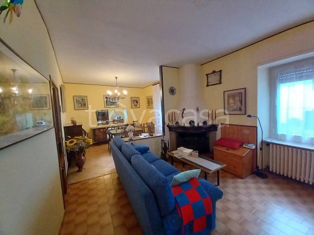 Appartamento in vendita a Castello Cabiaglio via San Carlo, 8
