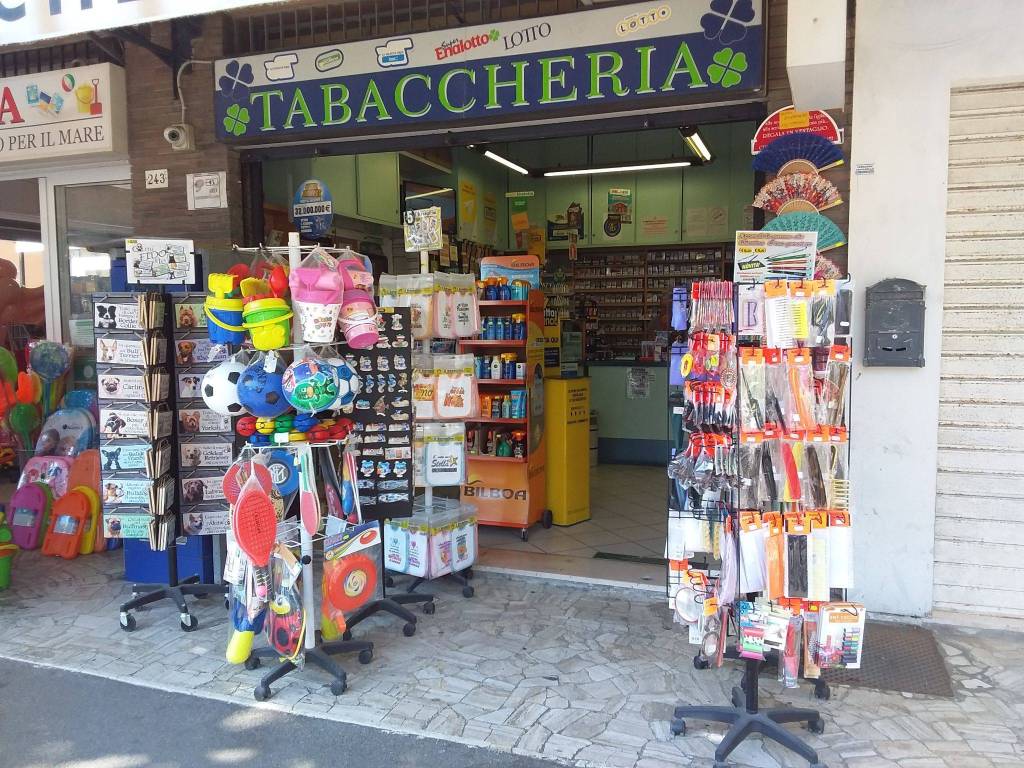 Tabaccheria in in vendita da privato a Rimini viale Regina Elena, 243B